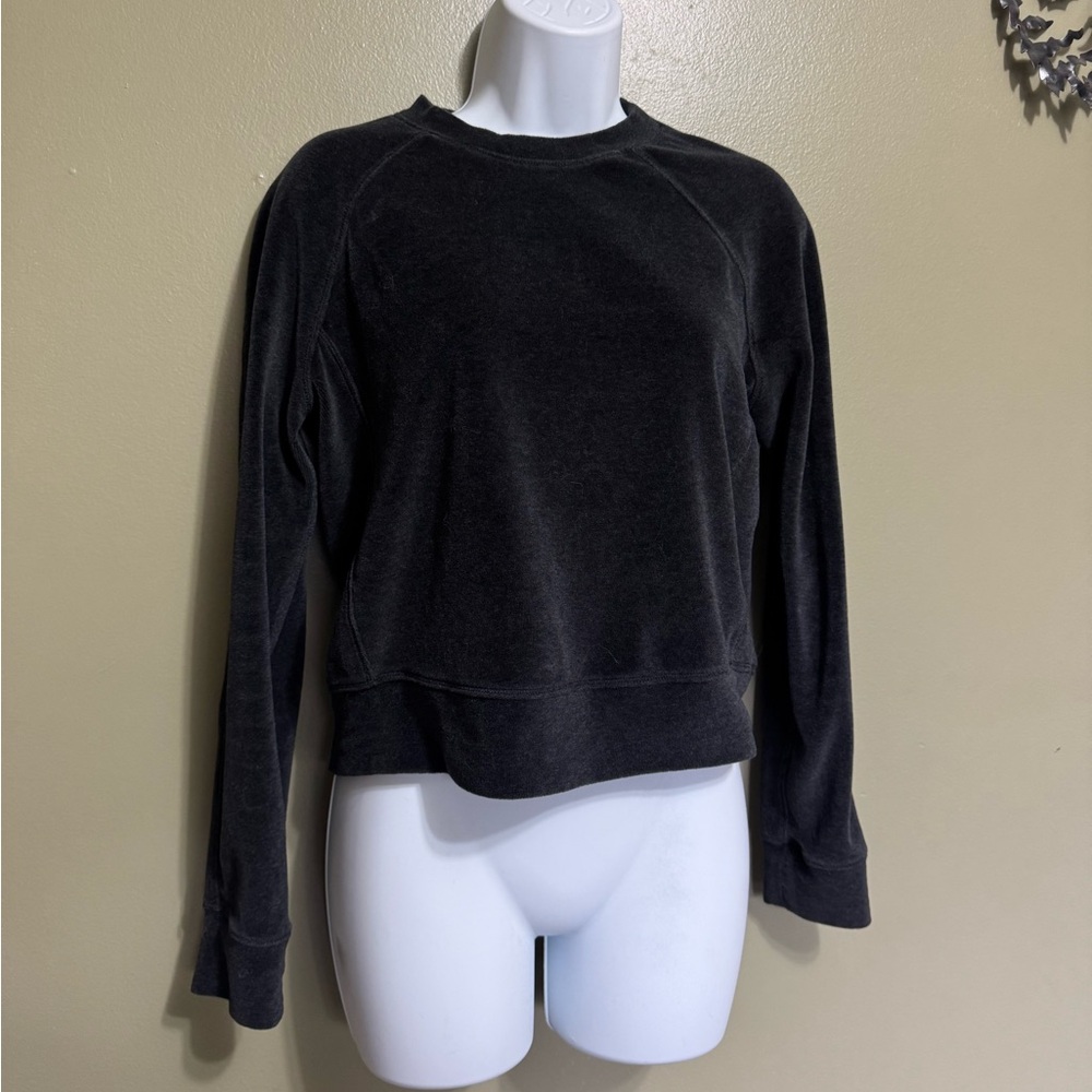 Lululemon Every Moment Crew velour velvet sweatshirt in heathered black. Size 6